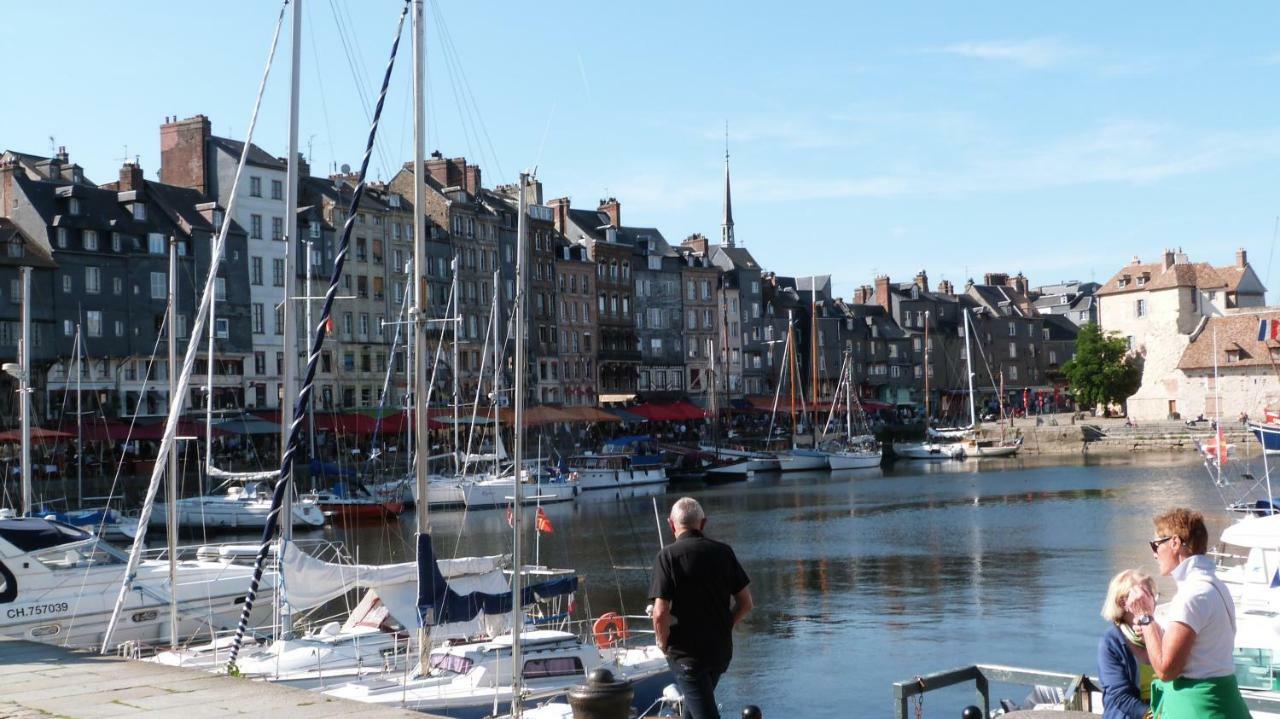 Vila laroulottedubec Malleville-sur-le-Bec Exteriér fotografie